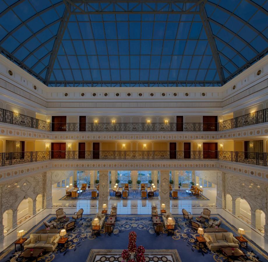The Regency Hotel Kuwait Koweït Extérieur photo The interior of the hotel