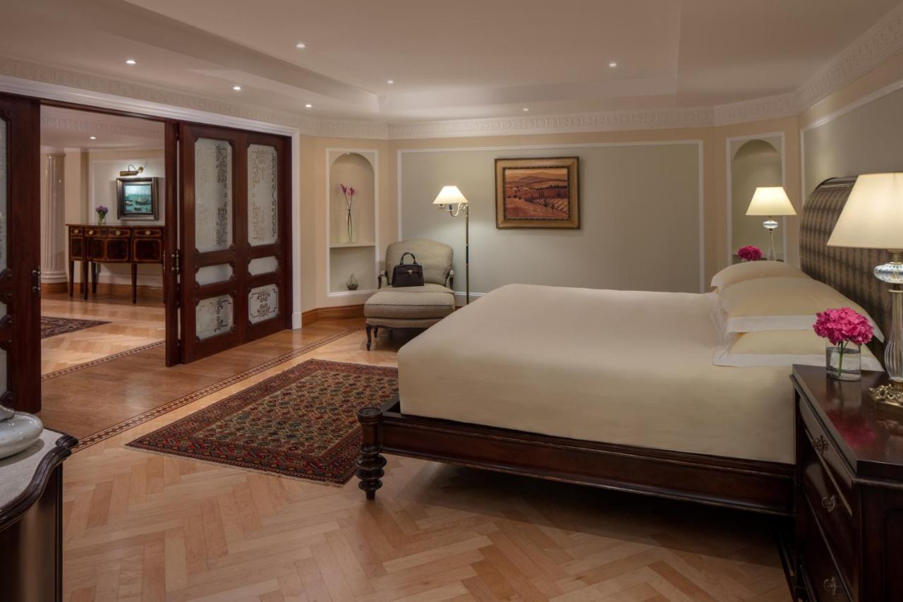 The Regency Hotel Kuwait Koweït Extérieur photo A suite at the Taj Mahal Palace