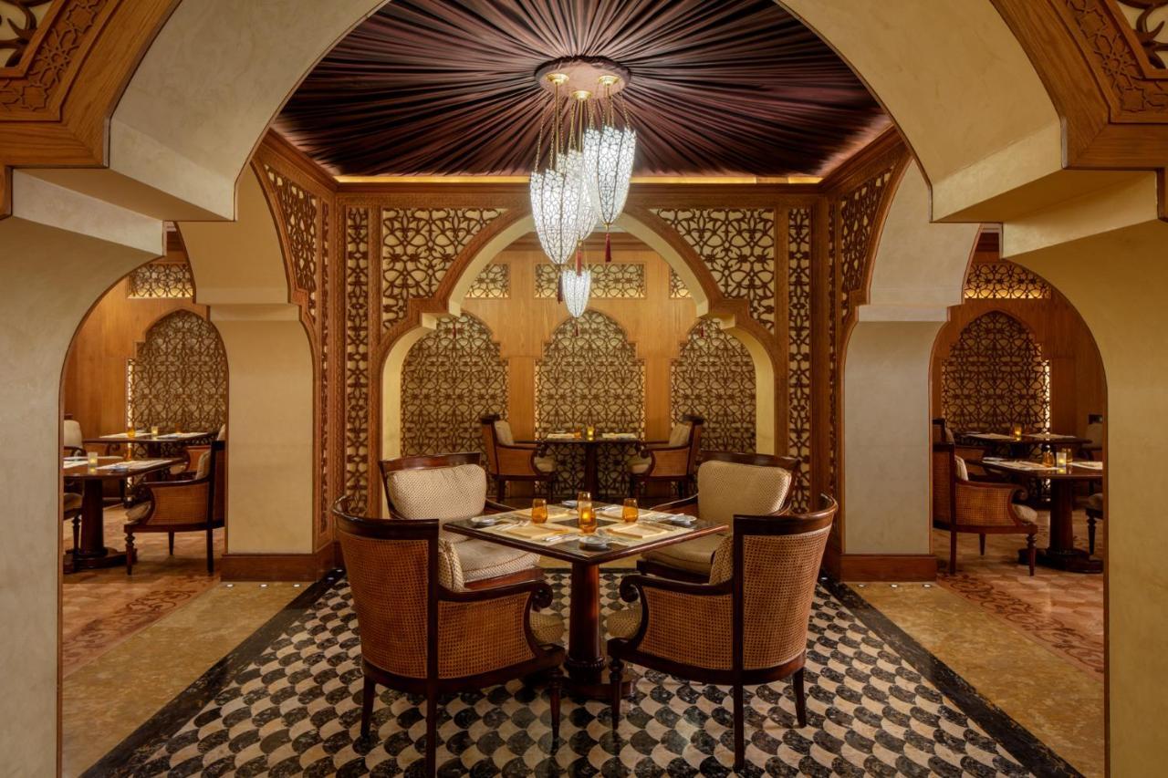 The Regency Hotel Kuwait Koweït Extérieur photo The restaurant