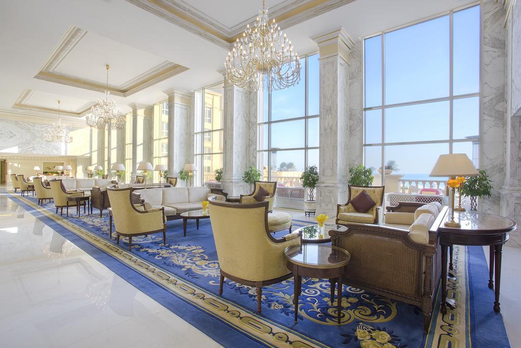 The Regency Hotel Kuwait Koweït Extérieur photo The lobby